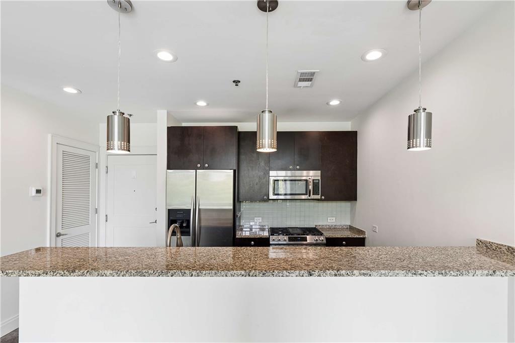 905 Juniper Street NE 502