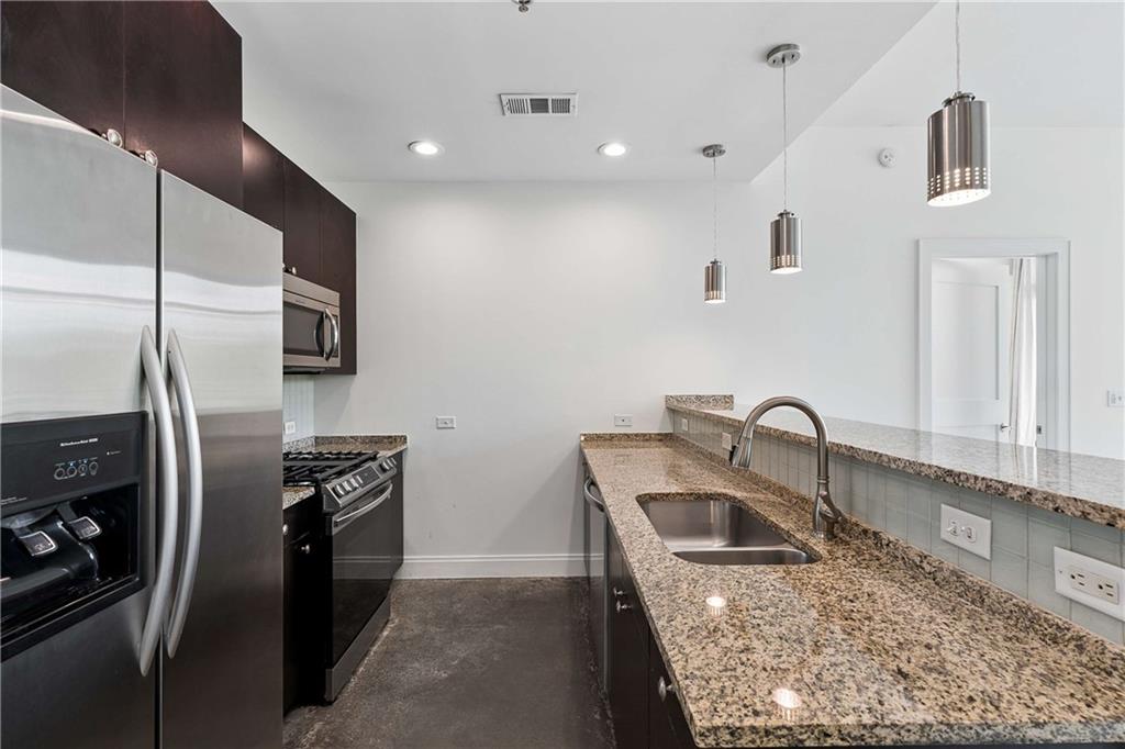 905 Juniper Street NE 502