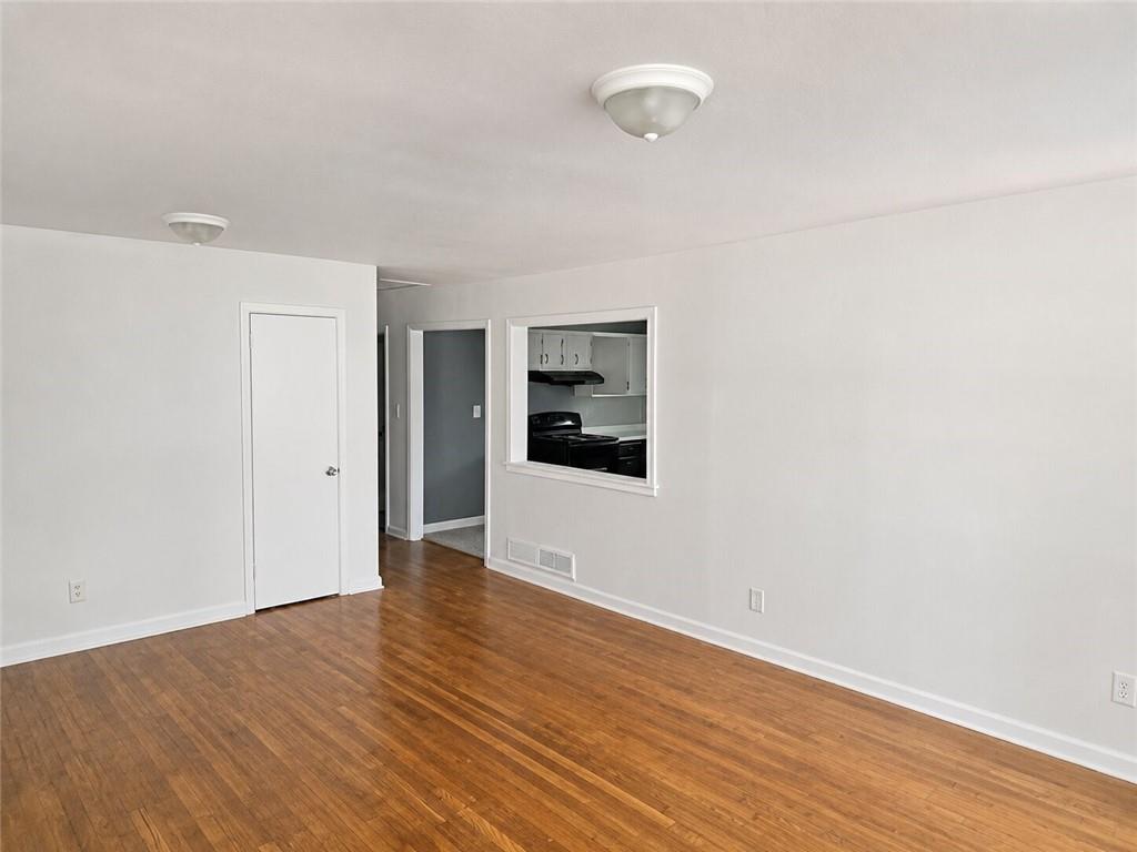 1962 Pine Oak Drive SW