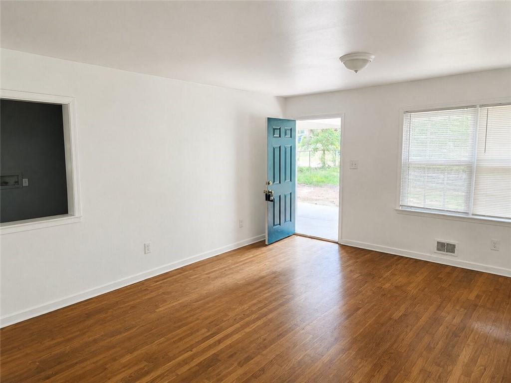 1962 Pine Oak Drive SW
