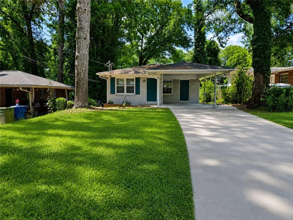 1962 Pine Oak Drive SW