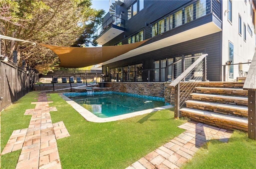1812 Hunters Glen