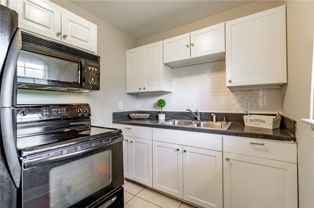 1322 Euclid Avenue NE 205