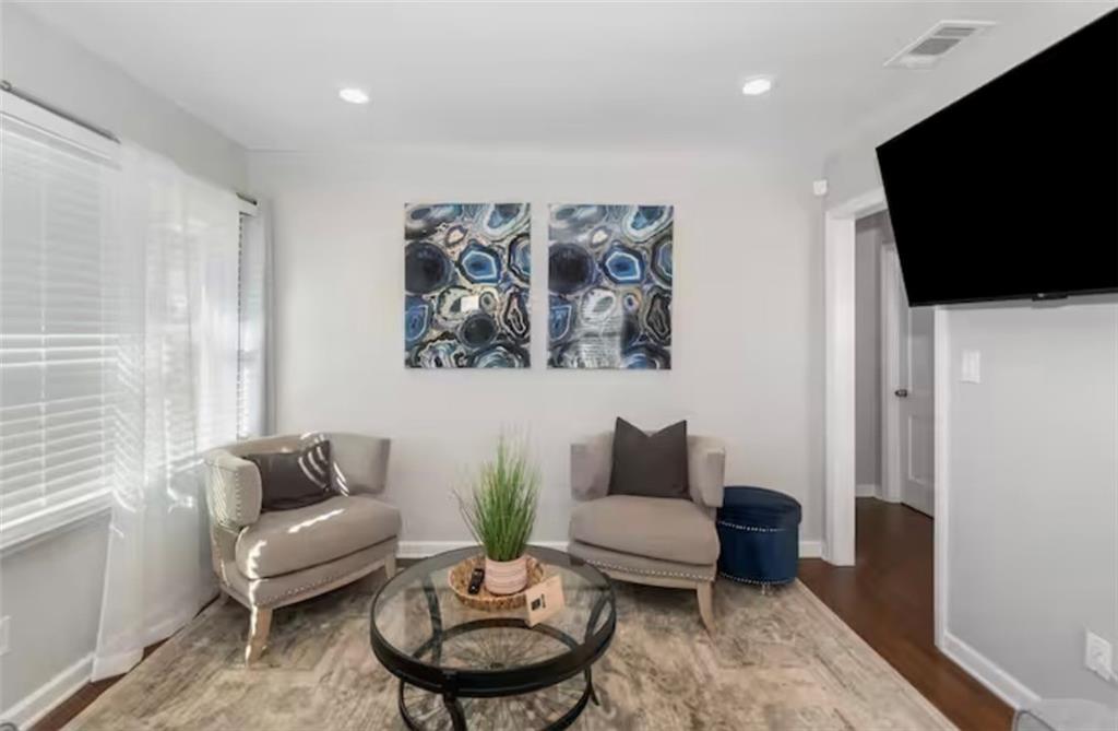 326 Camfield Court SW