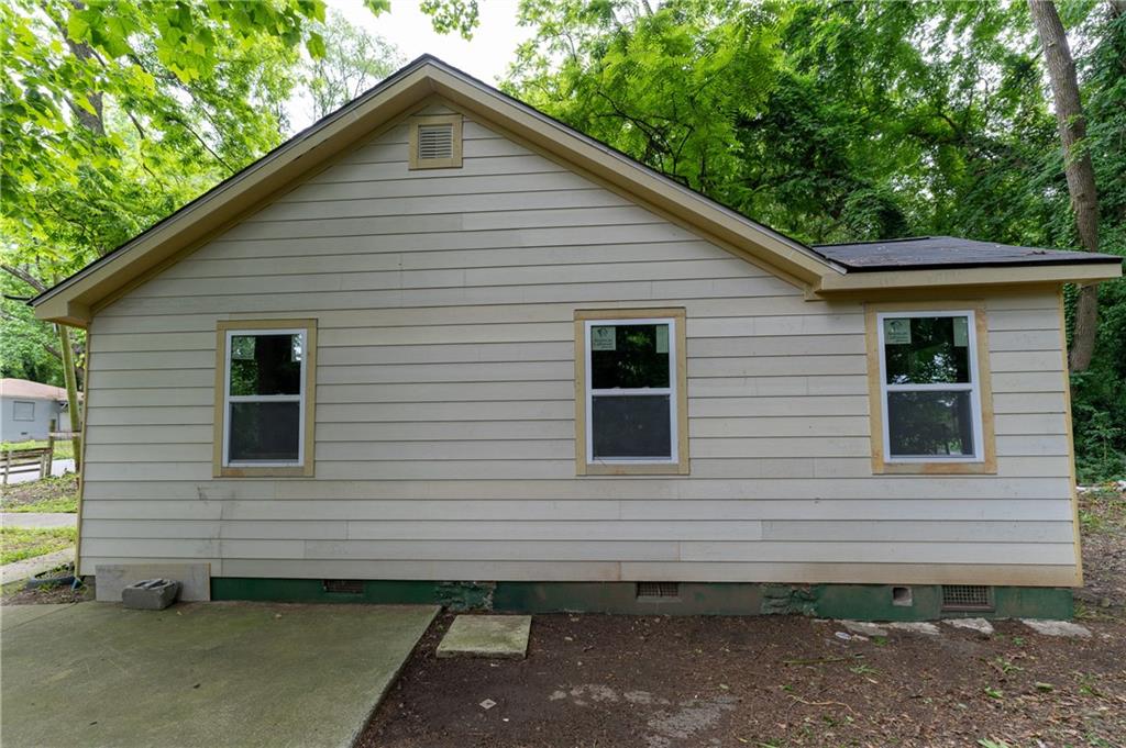 2064 Chicago Ave. NW