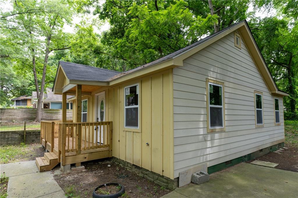 2064 Chicago Ave. NW