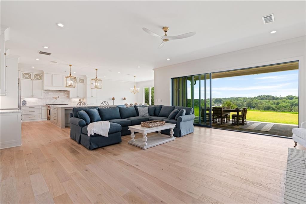 213 Brogans Bluff