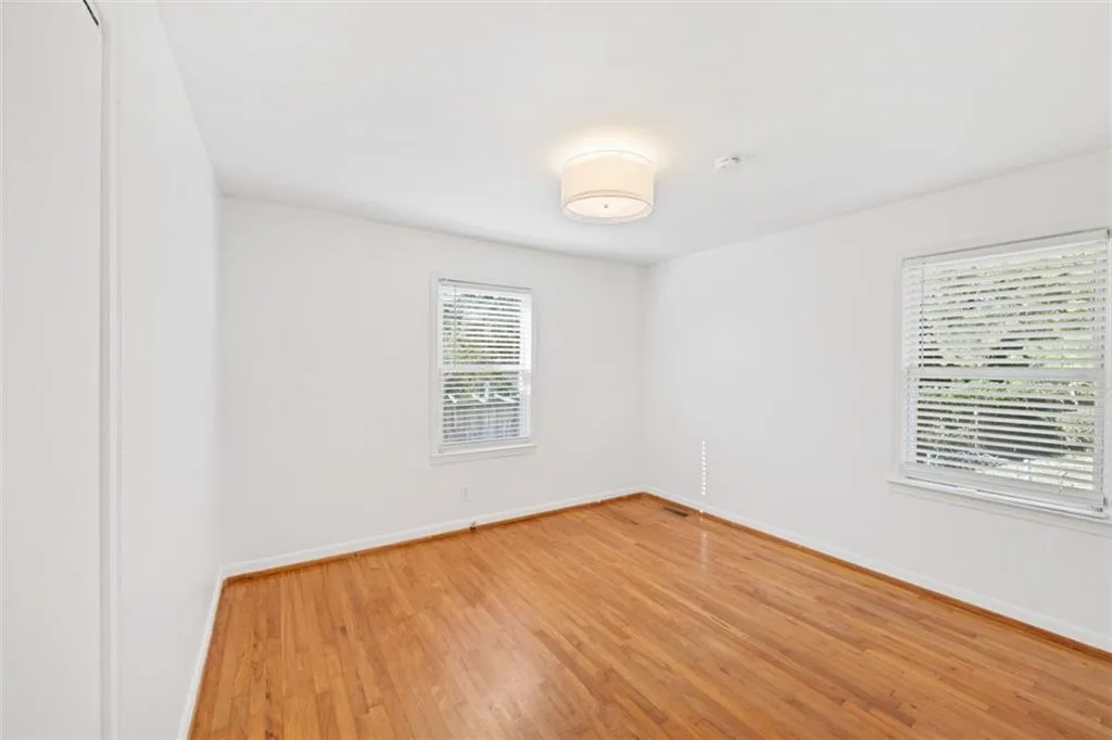 Atlanta, Georgia 30324, United States, 3 Bedrooms Bedrooms, ,2 BathroomsBathrooms,Residential,Active,240653