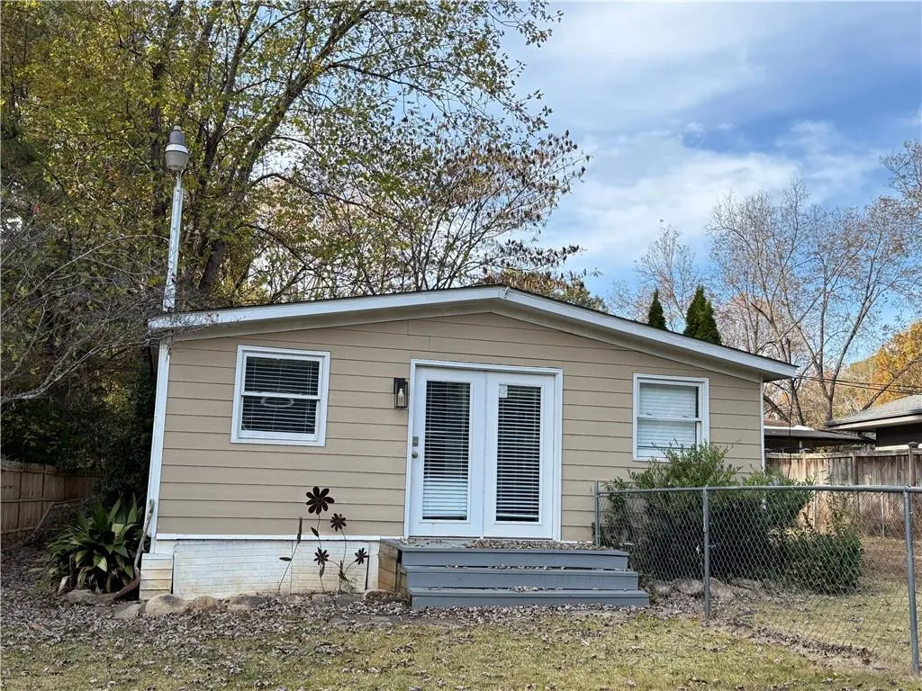 Atlanta, Georgia 30324, United States, 3 Bedrooms Bedrooms, ,2 BathroomsBathrooms,Residential,Active,240653