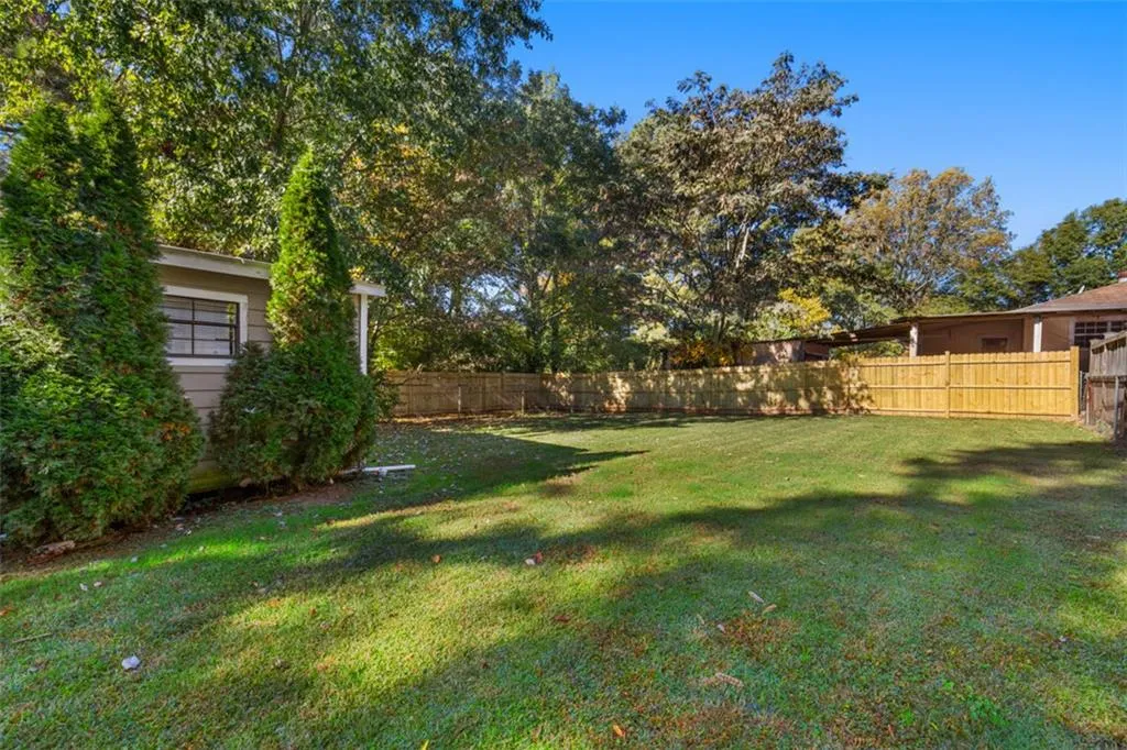 Atlanta, Georgia 30324, United States, 3 Bedrooms Bedrooms, ,2 BathroomsBathrooms,Residential,Active,240653