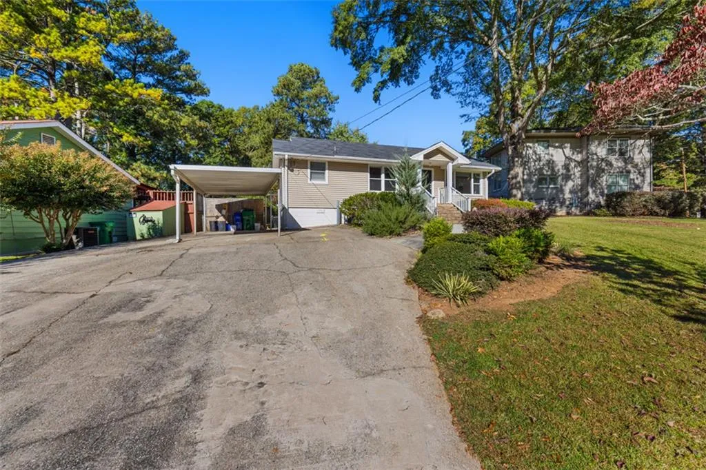 Atlanta, Georgia 30324, United States, 3 Bedrooms Bedrooms, ,2 BathroomsBathrooms,Residential,Active,240653