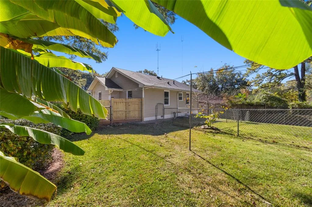 Atlanta, Georgia 30324, United States, 3 Bedrooms Bedrooms, ,2 BathroomsBathrooms,Residential,Active,240653