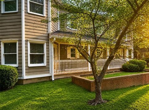 Townhouse For Rent - 5261 Savannah Terrace<br/> Stone Mountain, GA 30083