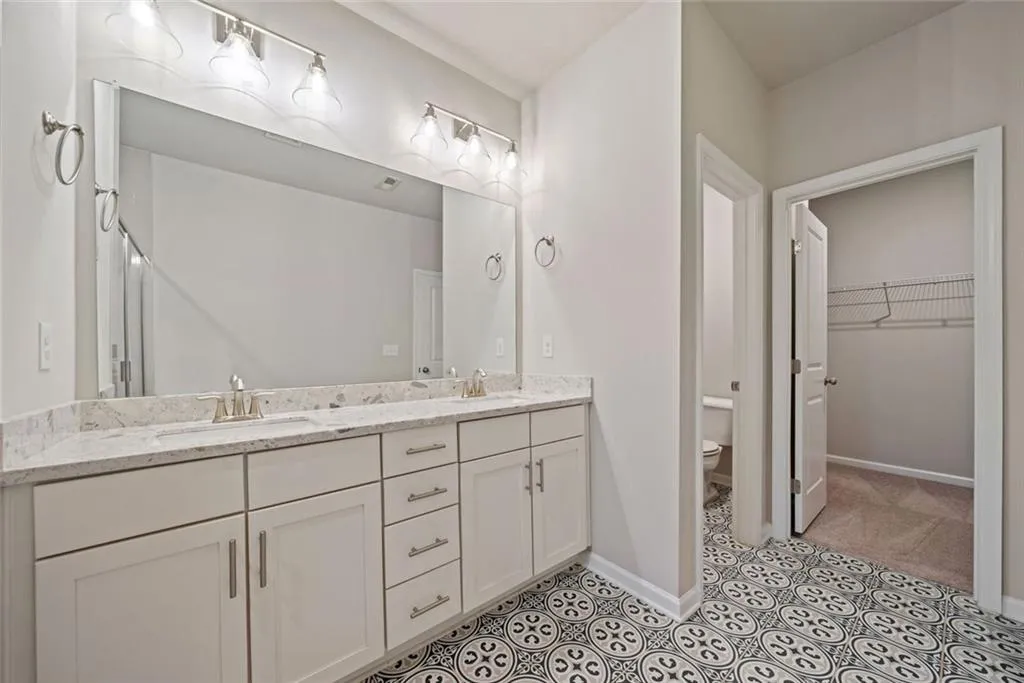 Doraville, Georgia 30360, United States, 4 Bedrooms Bedrooms, ,4 BathroomsBathrooms,Residential,Active,169424