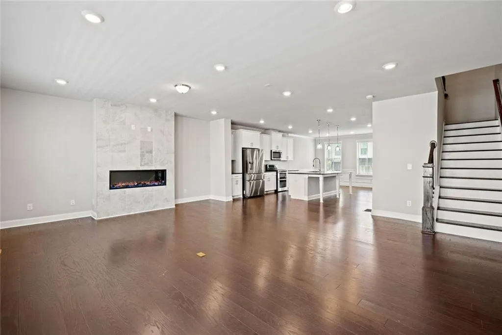 Doraville, Georgia 30360, United States, 4 Bedrooms Bedrooms, ,4 BathroomsBathrooms,Residential,Active,169424