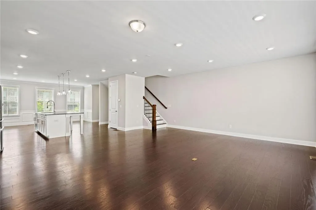 Doraville, Georgia 30360, United States, 4 Bedrooms Bedrooms, ,4 BathroomsBathrooms,Residential,Active,169424