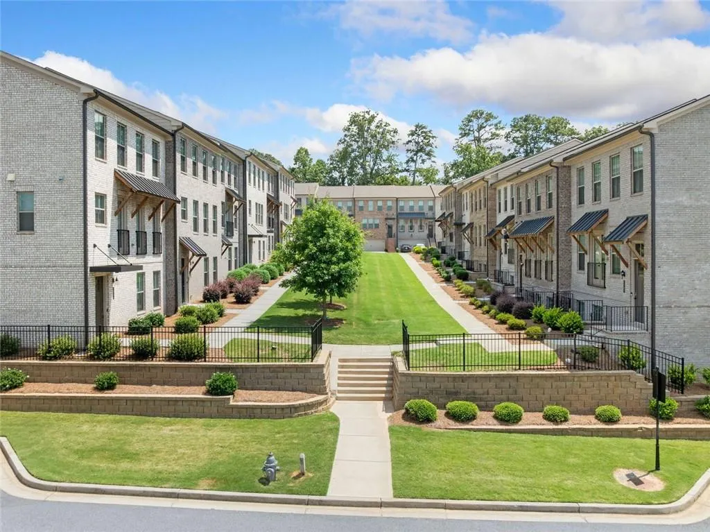 Doraville, Georgia 30360, United States, 4 Bedrooms Bedrooms, ,4 BathroomsBathrooms,Residential,Active,169424