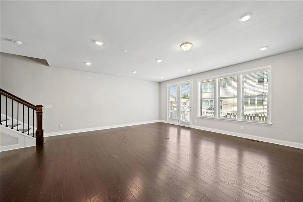 Doraville, Georgia 30360, United States, 4 Bedrooms Bedrooms, ,4 BathroomsBathrooms,Residential,Active,169424