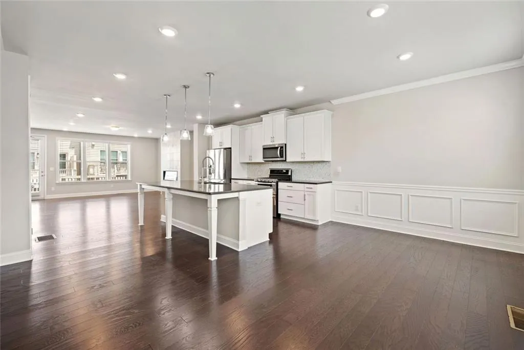 Doraville, Georgia 30360, United States, 4 Bedrooms Bedrooms, ,4 BathroomsBathrooms,Residential,Active,169424