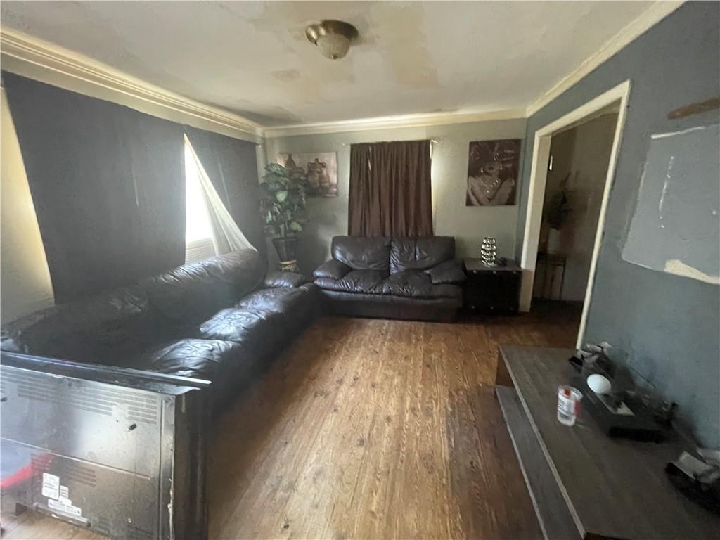 162 Hyacinth Avenue NW