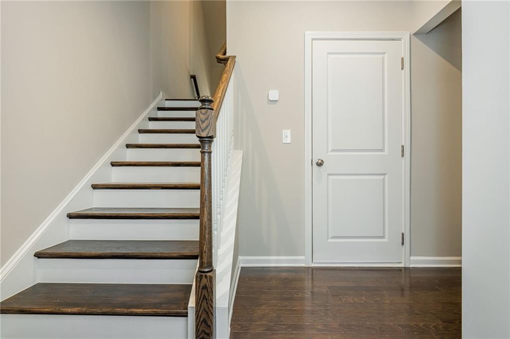 2444 Coosa Valley, Atlanta, Georgia image 36