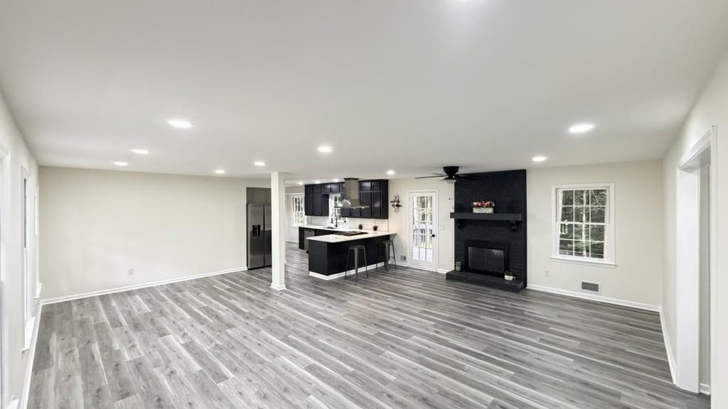 5698 CRESTWOOD Drive