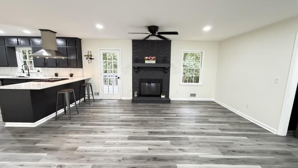 5698 CRESTWOOD Drive