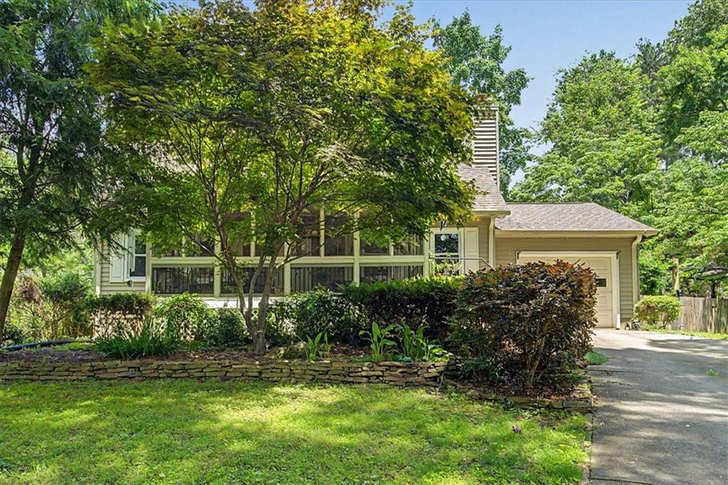 5010 Mercedes Drive