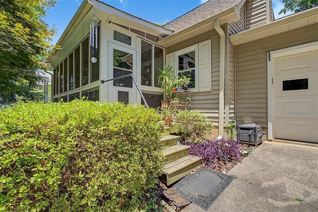 5010 Mercedes Drive