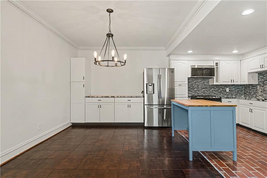 2632 Peachtree Road NW 404B