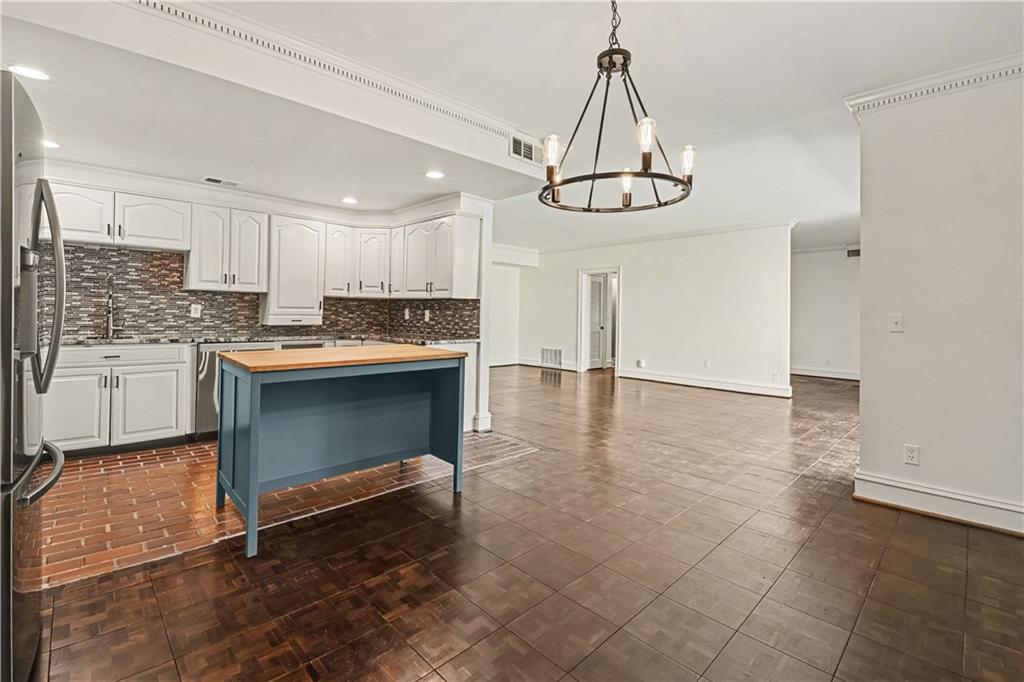 2632 Peachtree Road NW 404B