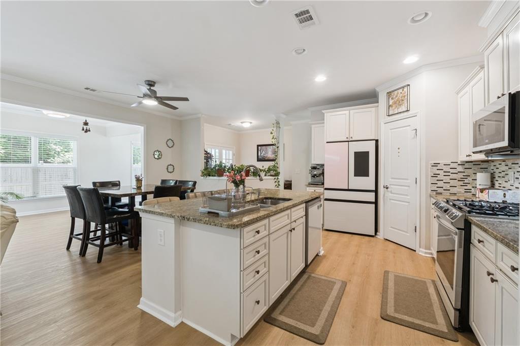 865 Great Glen Place