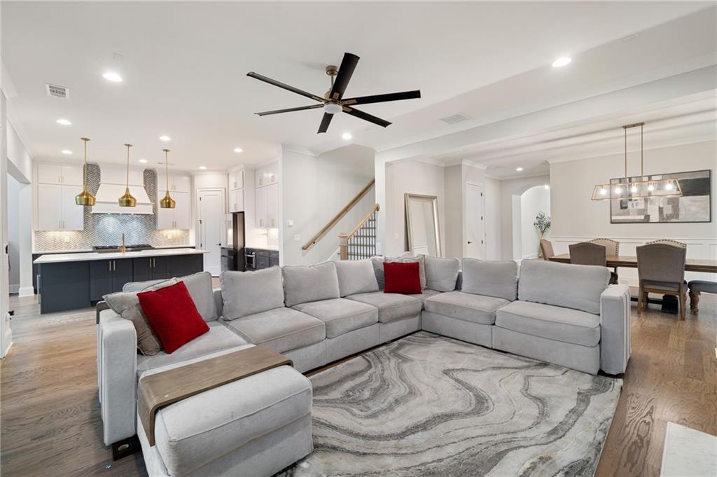 4511 Caroline Walk