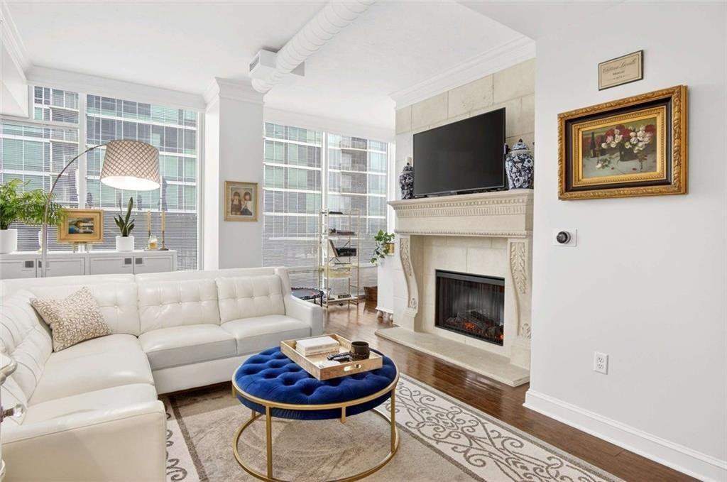 923 Peachtree Street NE 826