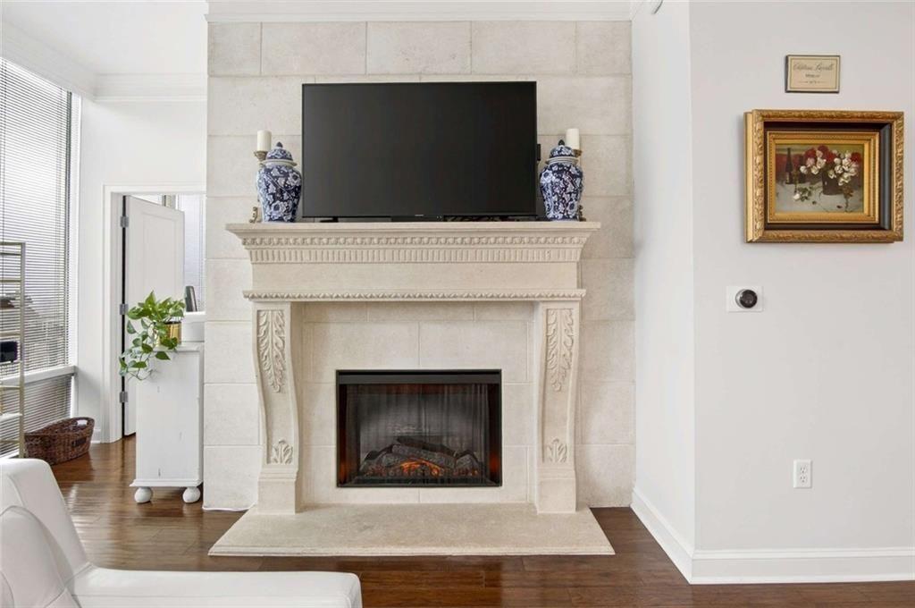 923 Peachtree Street NE 826