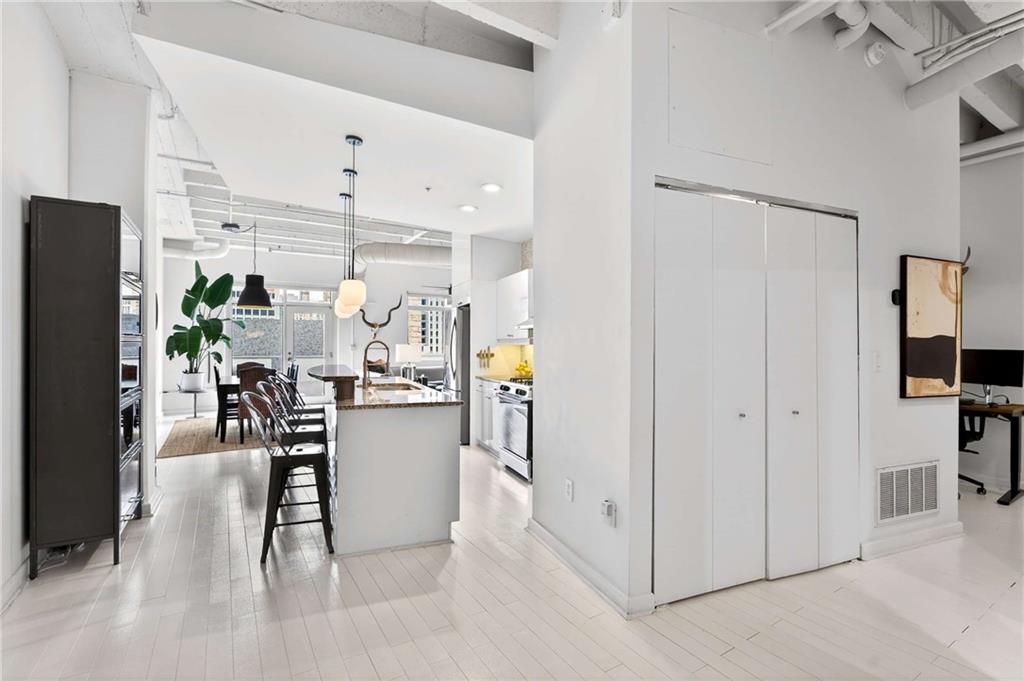 805 Peachtree Street NE 619