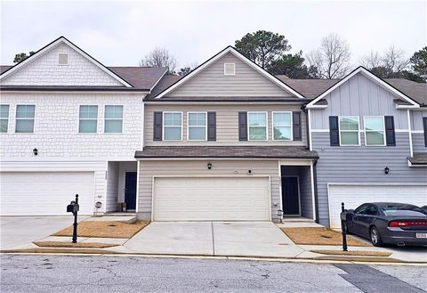 Townhouse For Sale - 3401 Endurance Court #10<br/> Atlanta, GA 30349