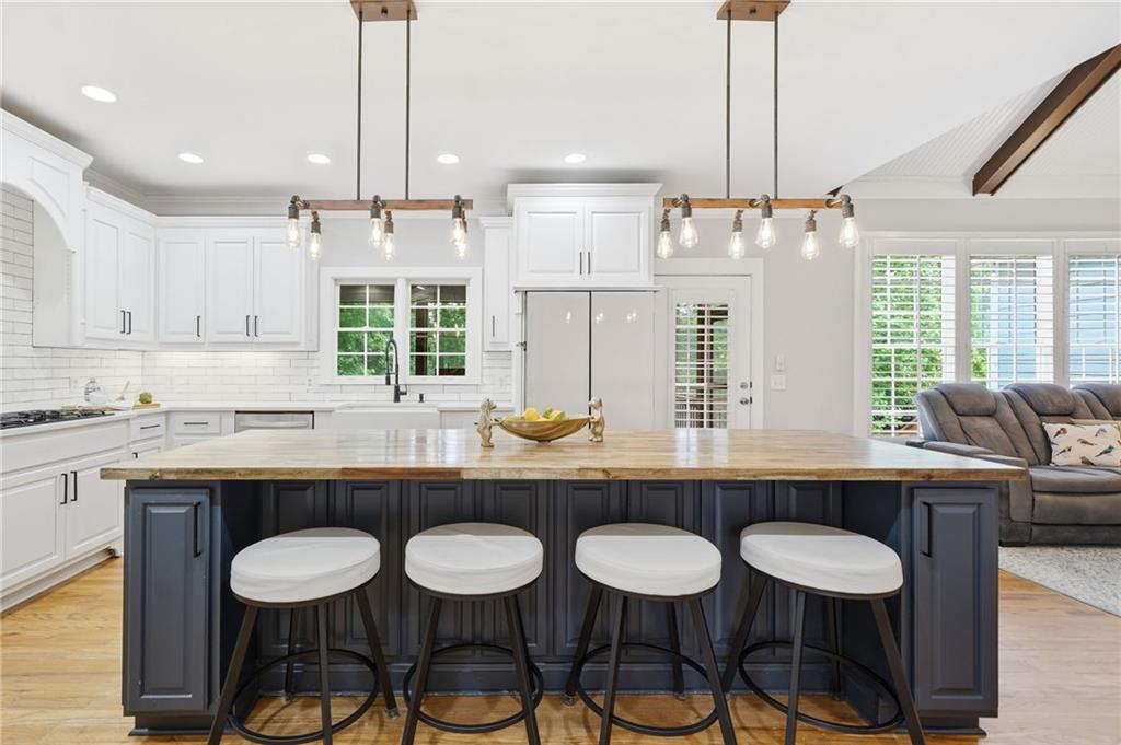 401 Maple Ridge Court