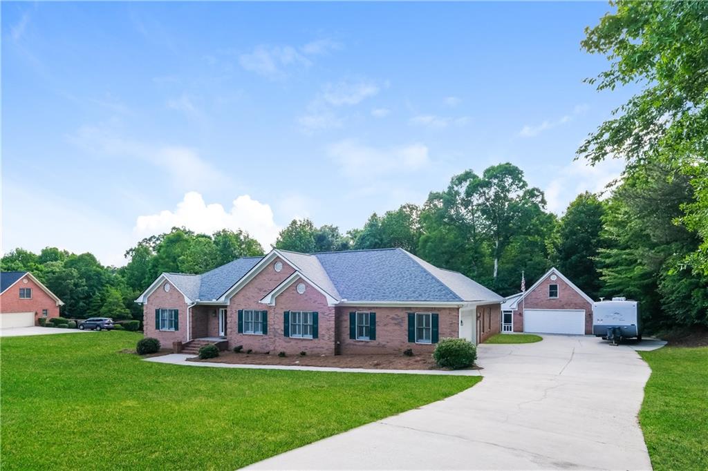 604 Clearwater Court