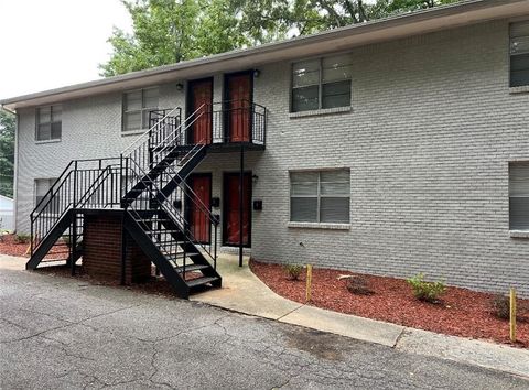 Apartment For Rent - 2637 Lester Street<br/> Atlanta, GA 30344