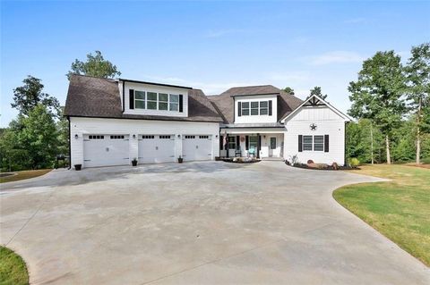 Homes For Sale - 215 Walden Pond Trail<br/> Senoia, GA 30276