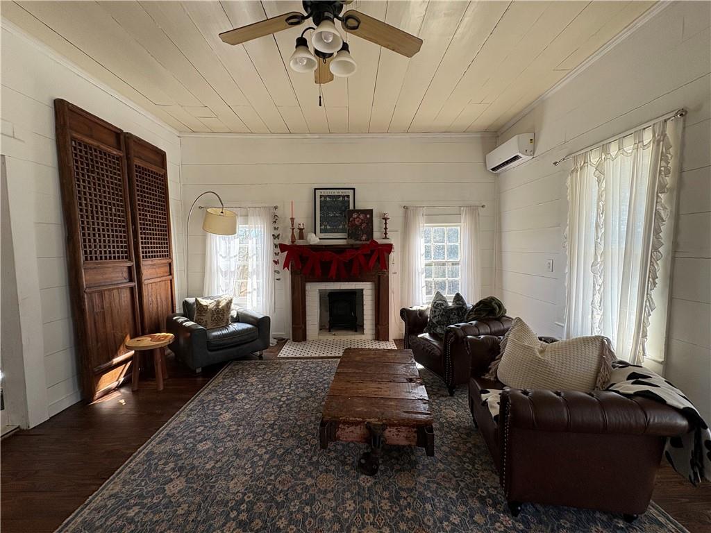 2280 War Hill Park Road