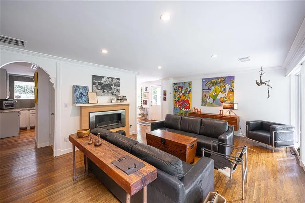 Pine Lake, Georgia 30072, United States, 3 Bedrooms Bedrooms, ,2 BathroomsBathrooms,Residential,Active,221690