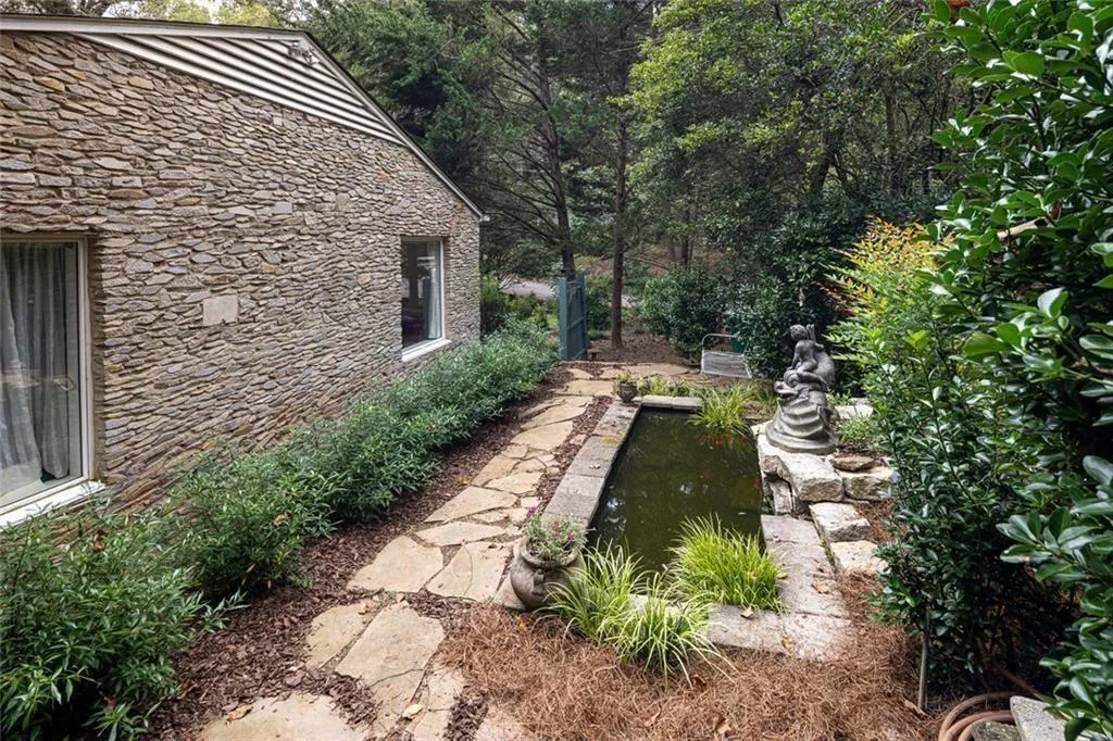 Pine Lake, Georgia 30072, United States, 3 Bedrooms Bedrooms, ,2 BathroomsBathrooms,Residential,Active,221690