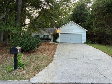 Homes For Sale - 882 Whispering Way<br/> Winder, GA 30680