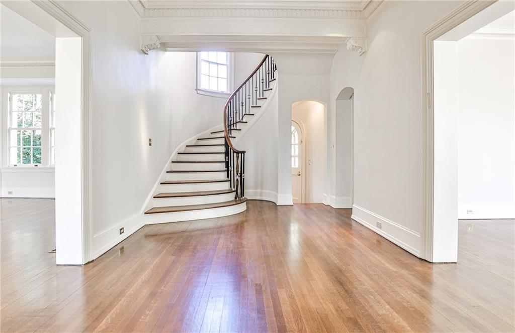 15 Cherokee Road N