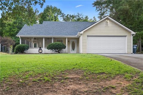 Homes For Sale - 165 Lakefront Drive<br/> Covington, GA 30016