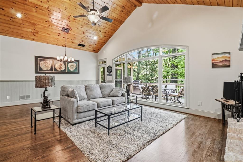 1105 Valley View Drive