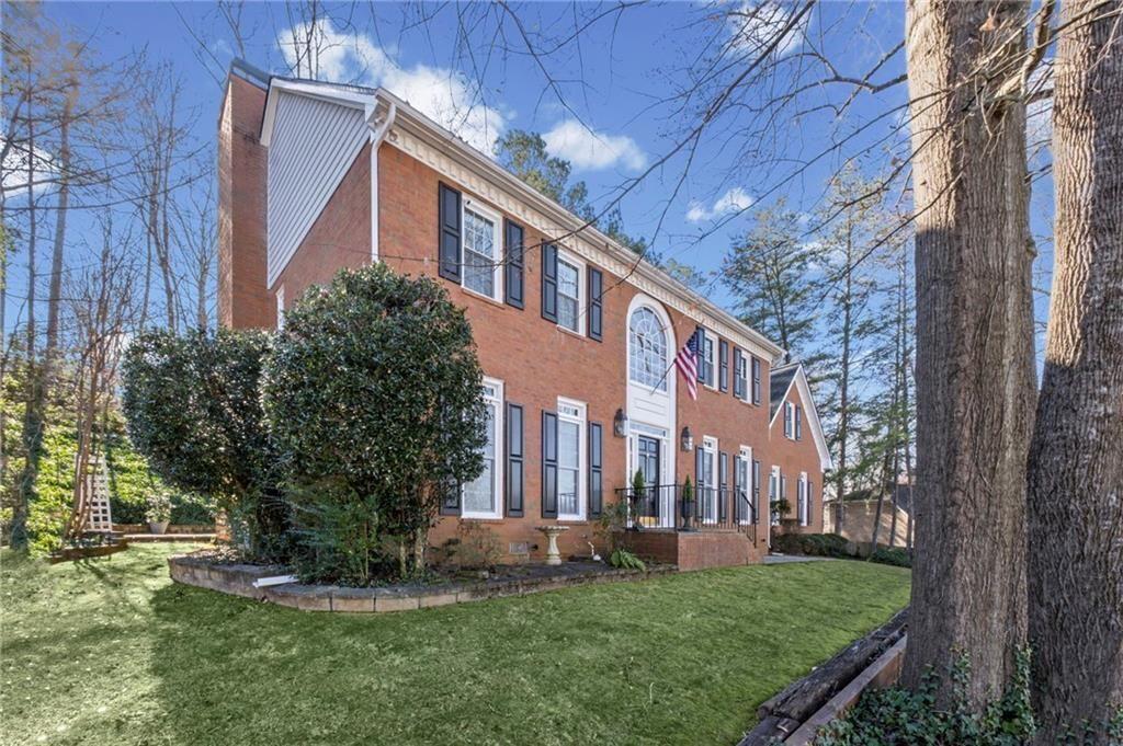 1728 Barrington Circle