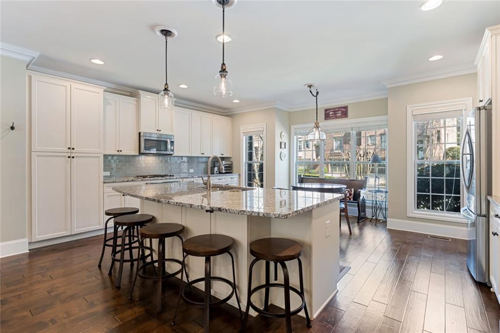 10705 Arlington Point